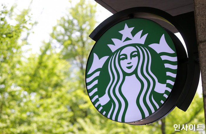 “스타벅스 가격 오르면 기존 기프티콘 쓸 때 ‘추가 결제’해야 되나요?”