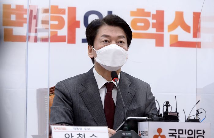 안철수 “문재인표 백신패스 비과학적, 청소년 백신패스 보류해야”