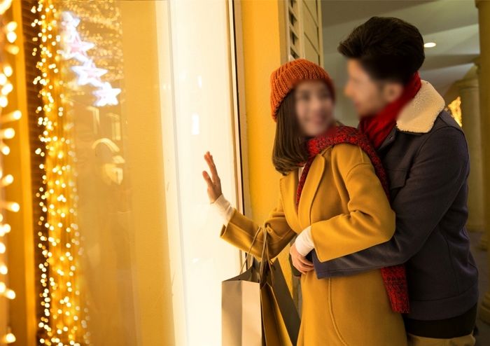 크리스마스날 깜짝 이벤트 준비한 남편 몰래 집나간 아내가 밤새 놀다 온 장소