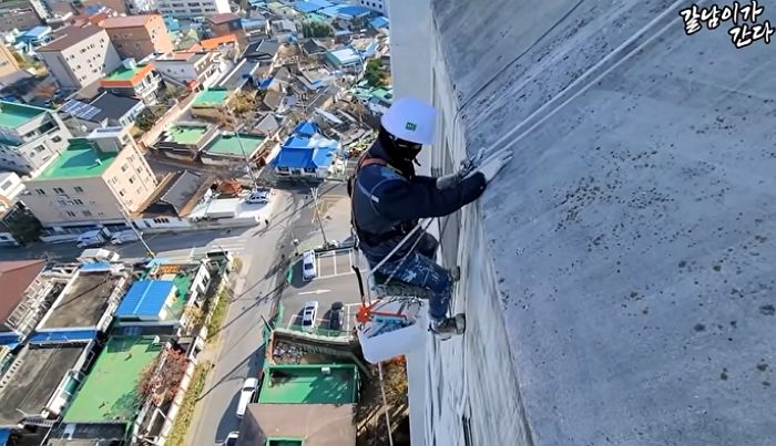 아파트 외벽 로프작업 4시간 하면 76만원 받는다며 공개된 작업 현장 영상