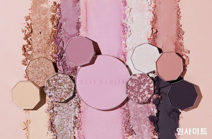 디어달리아, 팬톤 선정 올해의 색 ‘베리 페리’ 담은 아이섀도 팔레트 제안