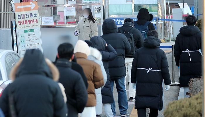 어제(14일) 하루 국내 코로나19 확진자 4천 423명 발생