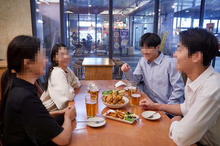 “네 여친 섹파로 만났다”는 친구 말에 여친 휴대폰을 확인했더니...(판도라 상자 개봉기)