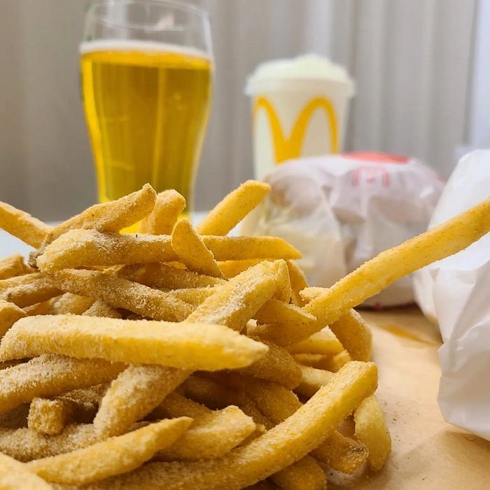 한국 맥도날드에서만 맛볼 수 있는 한정판 신메뉴 ‘허니버터 인절미 후라이’