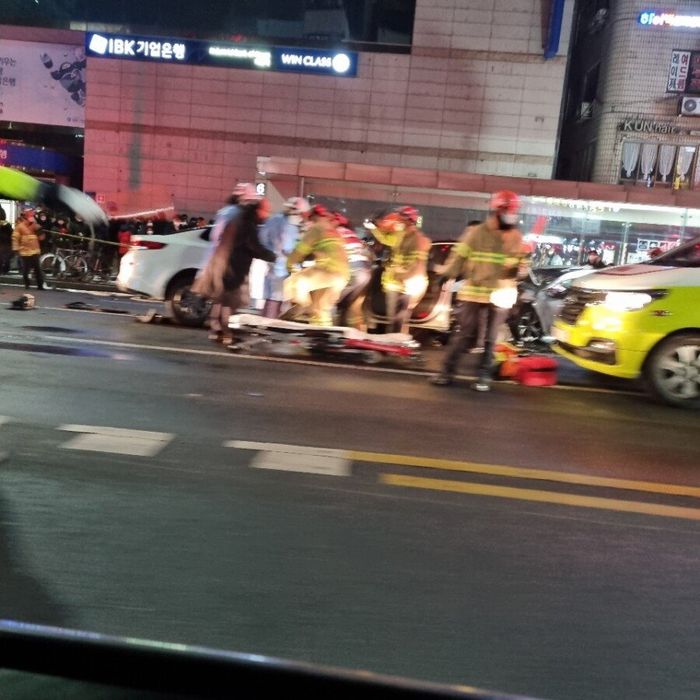 설명절인 어제(1일)자 끔찍했던 마들역 6번 출구 앞 ‘중앙선 침범 역주행’ 교통사고