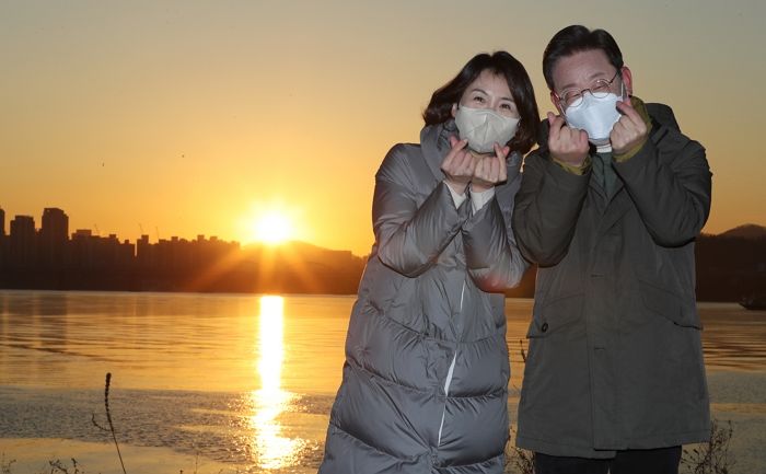 “이재명, 자가격리 때 배달된 ‘횡령한우’ 누구와 먹었나?” 野 파상공세