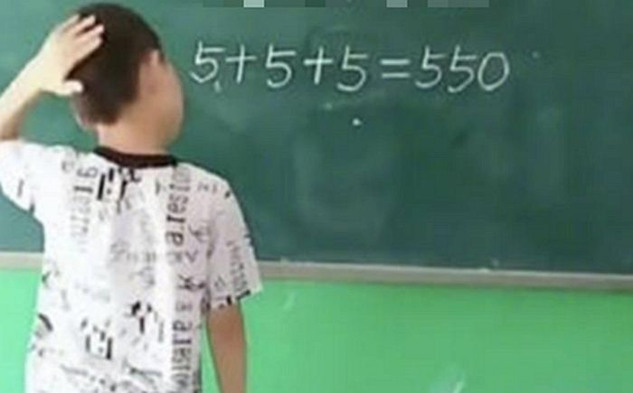 ‘5+5+5=550’...‘작대기’ 하나 그어 잘못된 수식→정답으로 만드는 초등학교 산수 문제