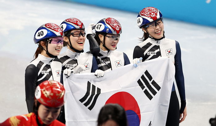 감독·장비 전담 코치도 없이 ‘은메달’ 딴 여자 계주, 숨은 조력자는 곽윤기였다