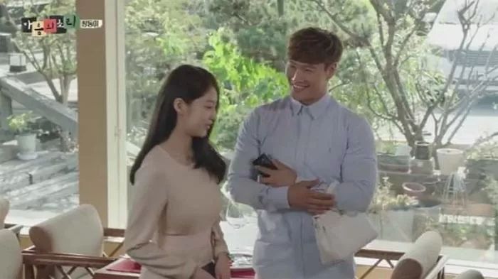 “소개팅녀가 스벅에서 조각 케이크 8개 먹어 치웠는데, 무슨 의미일까요?”