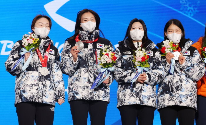 경기 못 뛴 박지윤과 ‘포상금’ 똑같이 나누겠다는 한국 쇼트트랙 여자대표팀