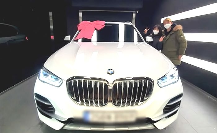 기념일도 아닌데 남편에 ‘1억원’대 BMW 선물 받고 감동한 크레용팝 초아 (영상)