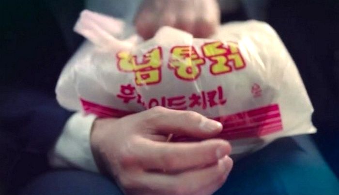 직장서 해고당한 남편이 ‘통닭’ 사들고 일찍 퇴근하자 ‘촉’ 좋은 아내가 보인 반응