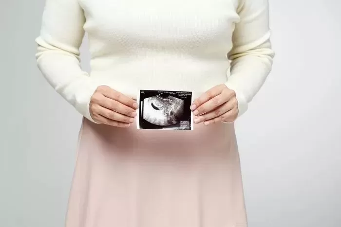 “대학교 입학 일주일 앞둔 20살 딸이 임신했다며 아이를 낳겠답니다”