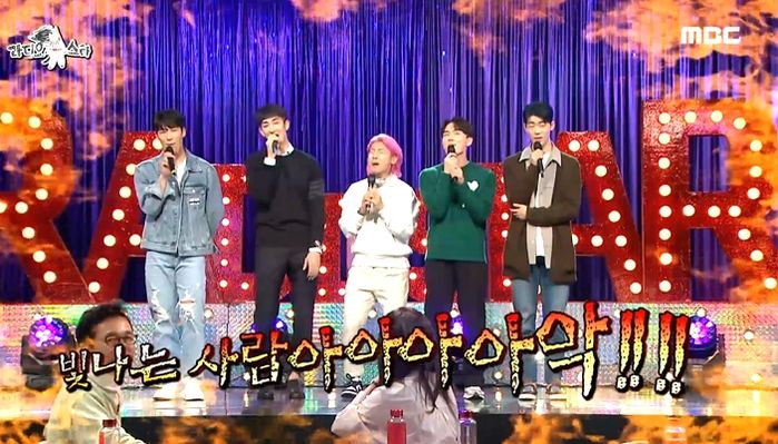 훈련 매진하느라 노래 연습 못한 듯한 ‘쇼트트랙’ 남자 국가대표팀 ‘버터플라이’ 무대 (영상)