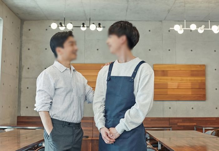 출근 첫날, 사장님이 ‘점장’ 직함 달아줬단 알바생에 선배들이 한 경고