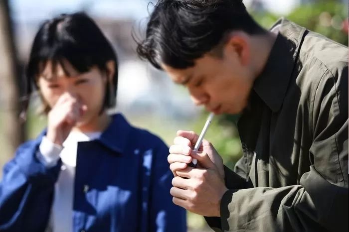 “흡연자라는 이유로 연락 그만하자고 통보한 썸녀, ‘핑계’ 아닌가요?”