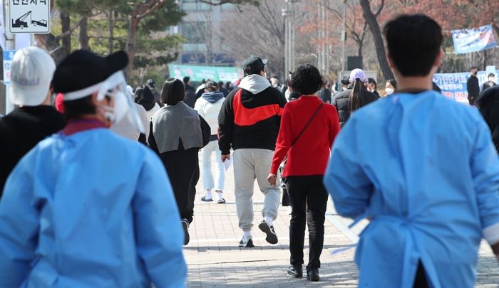 대선 본투표일이었던 어제(9일), 코로나 확진자 32만 7,549명 발생