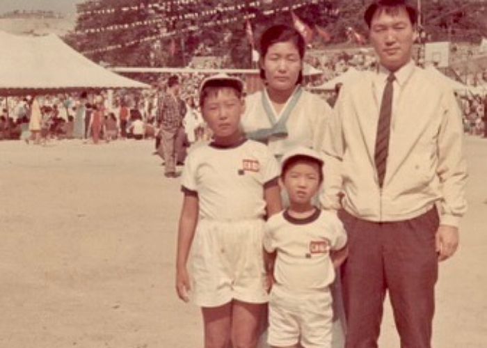 “父 연대 교수·母 이대 교수”...다이아몬드 수저 출신이라는 윤석열 집안