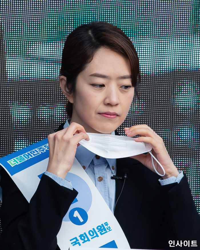 더불어 민주당 고민정 “수척해진 이재명에 죄송, 얼마나 외로우셨을까”