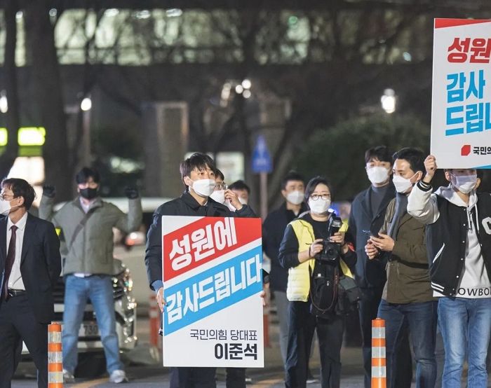 윤석열 당선 감사인사 하러 광주 갔다가 “차로 들이받겠다” 협박받은 이준석