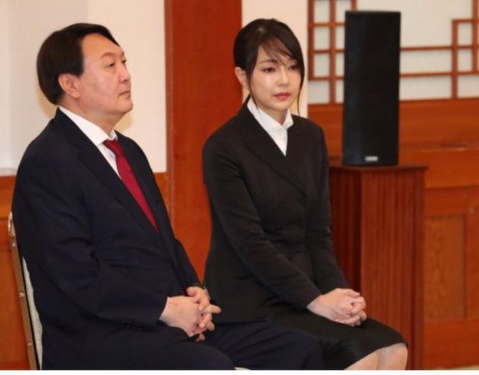 ‘당선인 배우자’ 김건희가 과거 남편이 좌천돼 사표내려하자 말리며 했던 말
