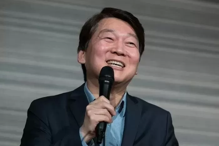 尹, 제20대 대통령직 인수위원장에 안철수 임명