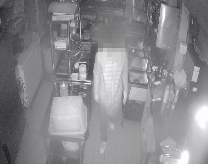 “인천 대패 삼겹살집 몰래 들어와 돈통 털어간 좀도둑 ‘공개수배’ 합니다”