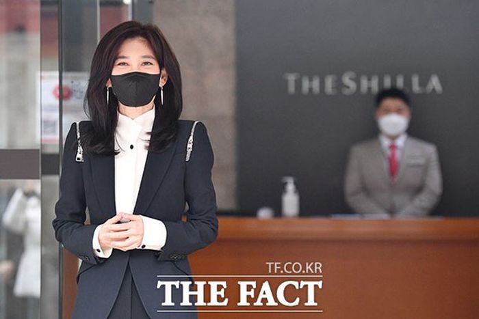 주주총회서 미모 폭발해 SNS 난리나게 만든 호텔신라 이부진 사장