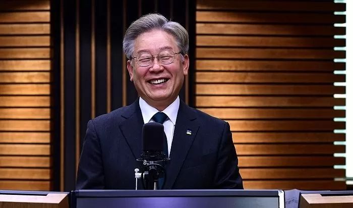 “재명 아빠! 나 개딸”...2030 여성들 사이서 ‘아빠’로 불리며 인기 급상승한 이재명