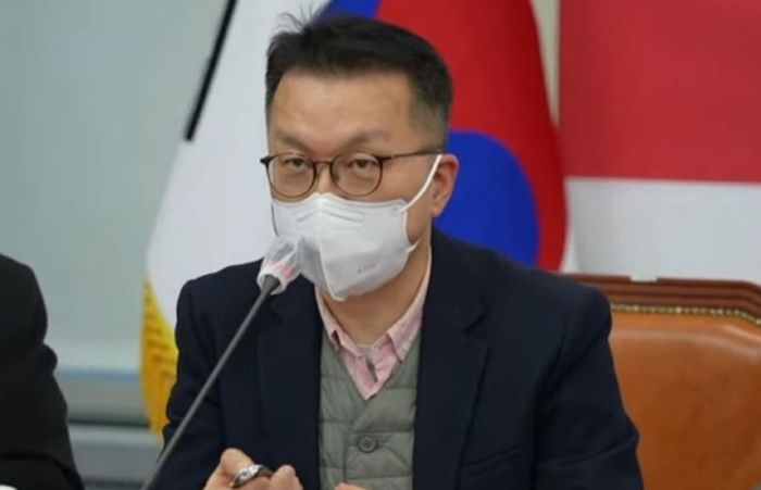 前 대한백신학회 부회장 “한국은 코로나 무정부 상태, 국민 각자도생해야”
