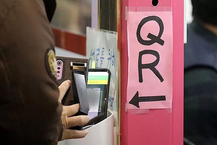백만원넘게 주고 산 ‘QR 체크인’ 태블릿PC 당근마켓서 헐값에 파는 자영업자들