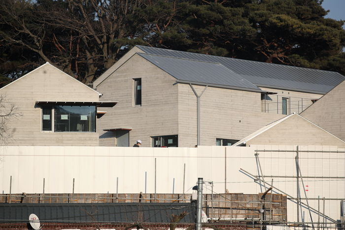 文 퇴임 후 머무를 양산 사저, 3억원 넘게 들여 ‘철쭉 울타리’ 세워진다