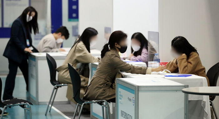 서울시, 시민단체 예산 줄이고 청년에게 6조 푼다...교통비·이사비까지 지원