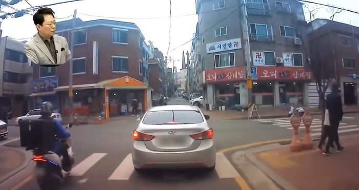 뒤로 걷다가 차에 부딪히자 ‘동반 입원’하고 보상금 요구하는 부부 (영상)
