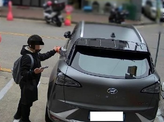 공부 스트레스 받는데 학교서 혼까지 나 남의 차에 컵라면 ‘국물 테러’한 초등생