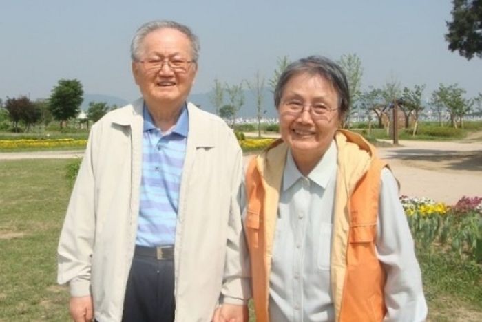 치매 걸린 아내 병간호하던 ‘지식인 수호신’ 조광현 할아버지가 올린 부고글