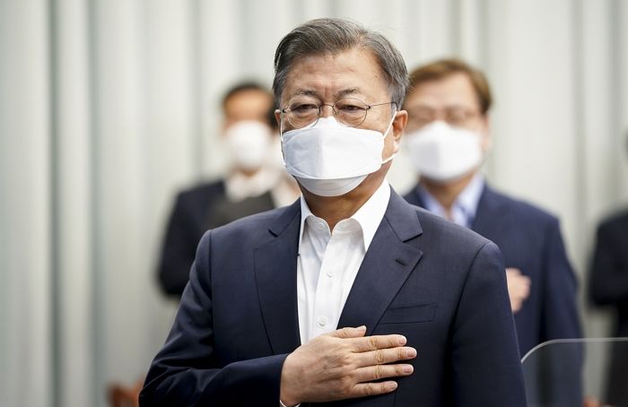 문 대통령 “한반도 안보 상황 매우 엄중”...강한 안보 강조