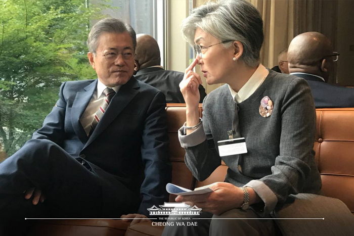 문 정부 최장수 장관 강경화, 56표 중 ‘2표’ 받아 ILO 총장 낙선