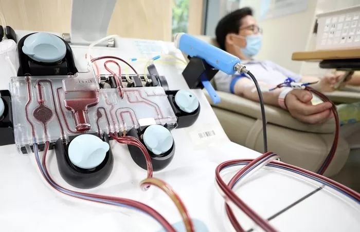 ‘확진자+격리자’ 폭증해 헌혈 줄어 혈액난...응급 환자 수혈도 못해