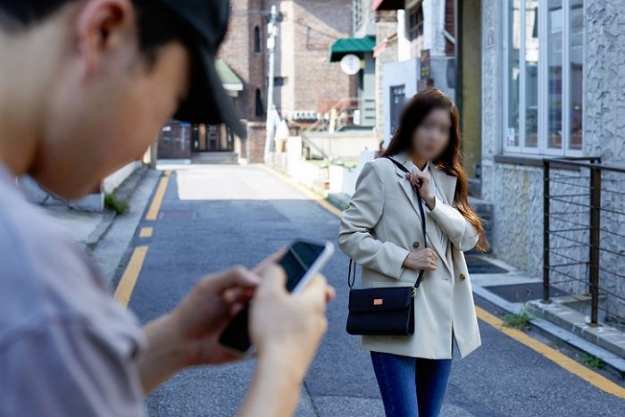 당근마켓‘ 거래했던 40대 아저씨한테 밤 12시에 ’고백 공격‘ 당한 21살 여성
