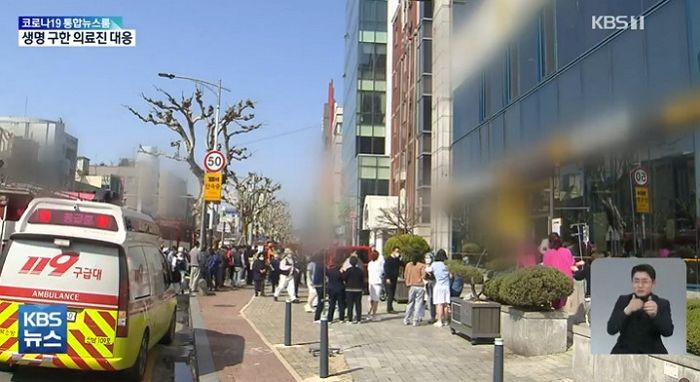 건물 불길에 휩싸이자 목숨 걸고 아기들 먼저 챙기는 산부인과 의료진들 (영상)