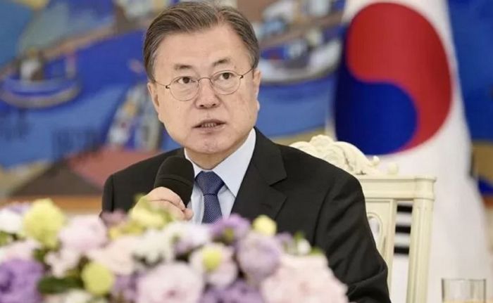 문재인 대통령, 임기 5년간 20억 벌어 생활비로 13억 썼다