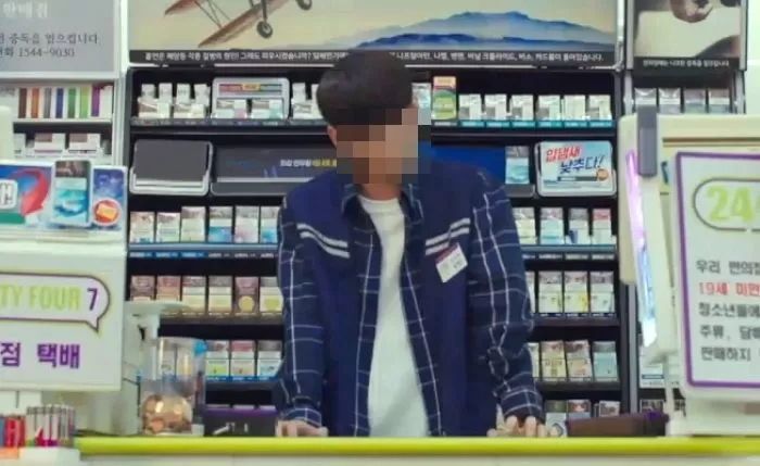 ‘포켓몬빵 헌터’와 말다툼하다가 성추행으로 고소당할 위기에 놓인 편의점 알바생