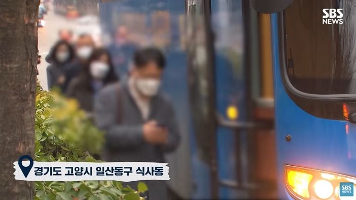 지하철역까지 마을버스 너무 빙빙 돌아가 ‘직통 셔틀버스’ 도입한 아파트 입주민들