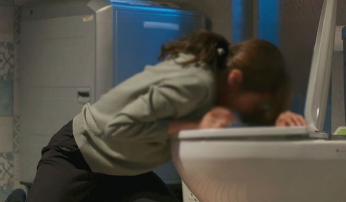 장례식장 영정사진 앞에서 ‘구토’하고 그냥 가더니 사과 한마디 없는 친구