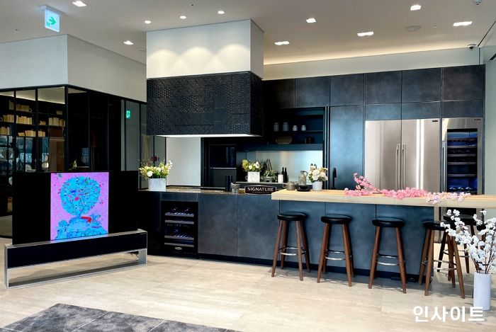 LG전자, 봄날 갤러리 된 ‘시그니처 키친 스위트’ 청담 쇼룸