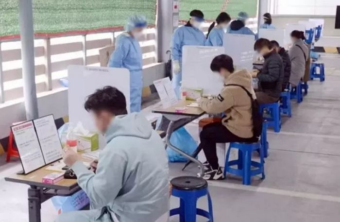코로나 ‘재택치료자’, 이제 약국 직접 가 약 받을 수 있다