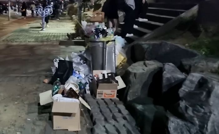 만개한 ‘벚꽃’ 구경 왔다가 술판 벌이고 ‘쓰레기 폭탄’ 남기고 떠난 시민들