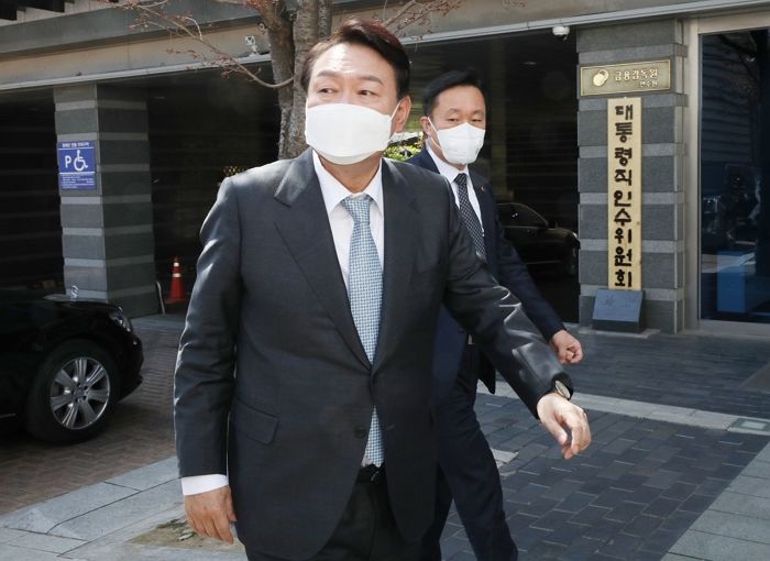 윤석열 당선인이 헬기 타고 가던 중 평택 ‘삼성 반도체 공장’ 보고 한 말