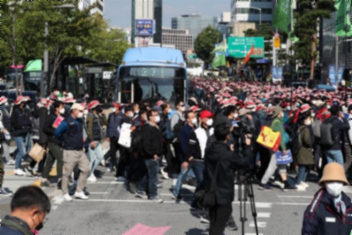 서울시가 불허했는데도 1만명 규모 시위 강행하는 민주노총